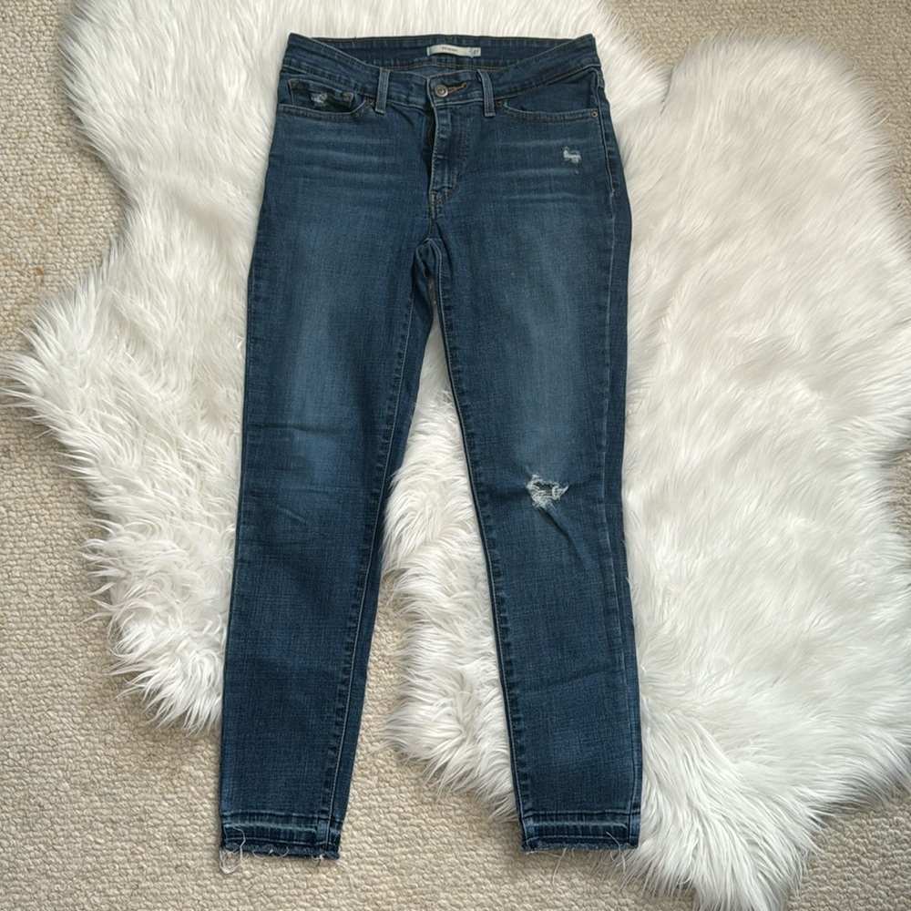 Levi’s 711 skinny jeans